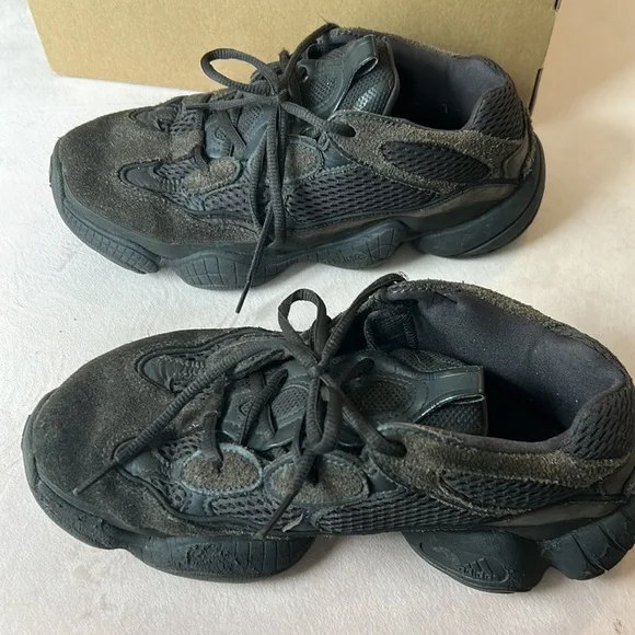 YEEZY 500 Adidas Size 7